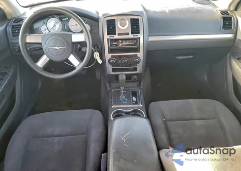 2010 Chrysler 300 Touring z USA, uszkodzony, nr VIN 2C3CA4CD4AH105304